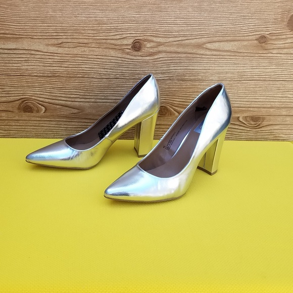 Heels - Picture 3 of 4